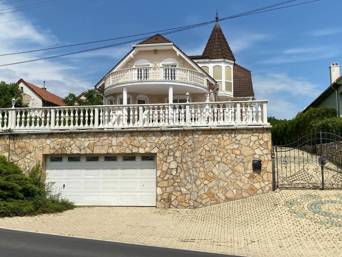 A- Villa 블로톤퓌레드 외부 사진